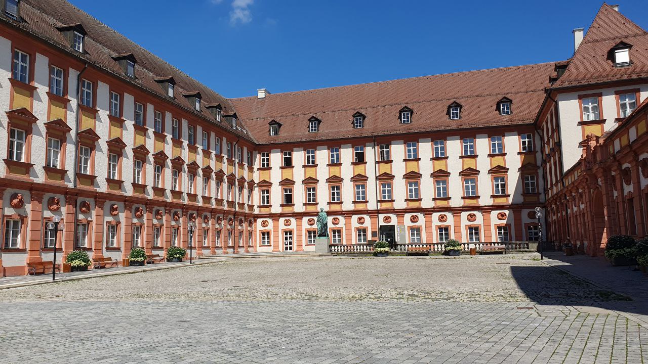 Finanzamt / Altes Schloss